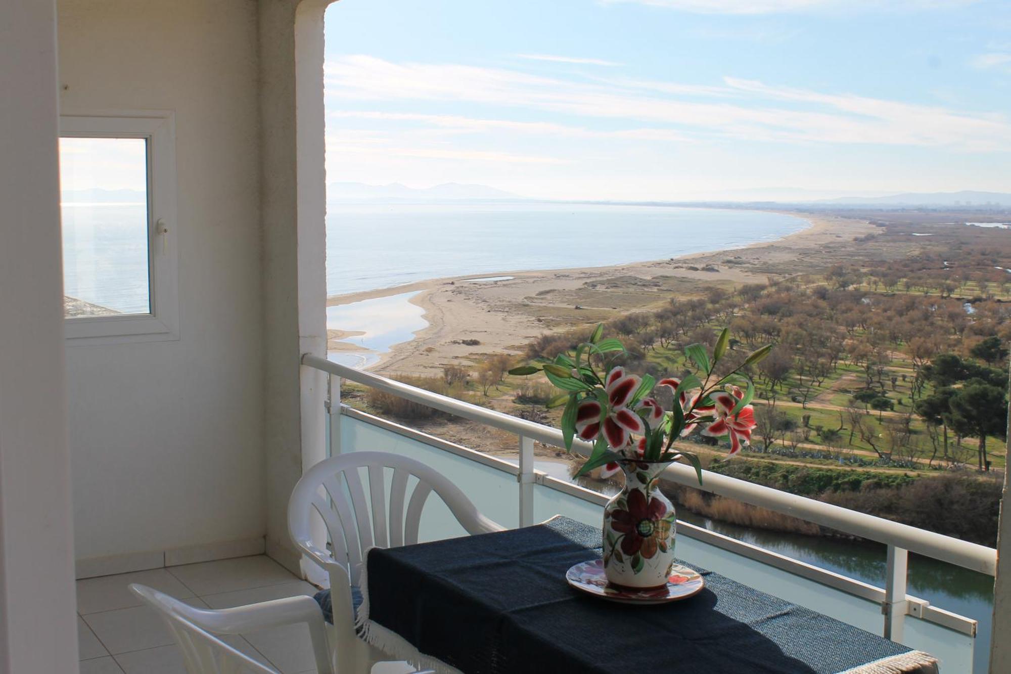 Apartamento De Dos Habitaciones Con Vistas Al Mar Empuriabrava Exterior photo